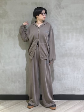 「アイテム（パーカー）」を使った、ミラさん（レディース・162cm・30代）の秋コーディネート