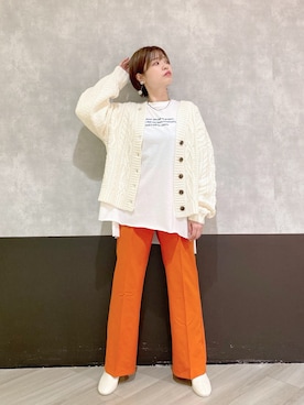 「ケーブルカーディガン」｜「アイテム（アクセサリー）」を使った、ミラさん（レディース・162cm）の秋コーディネート