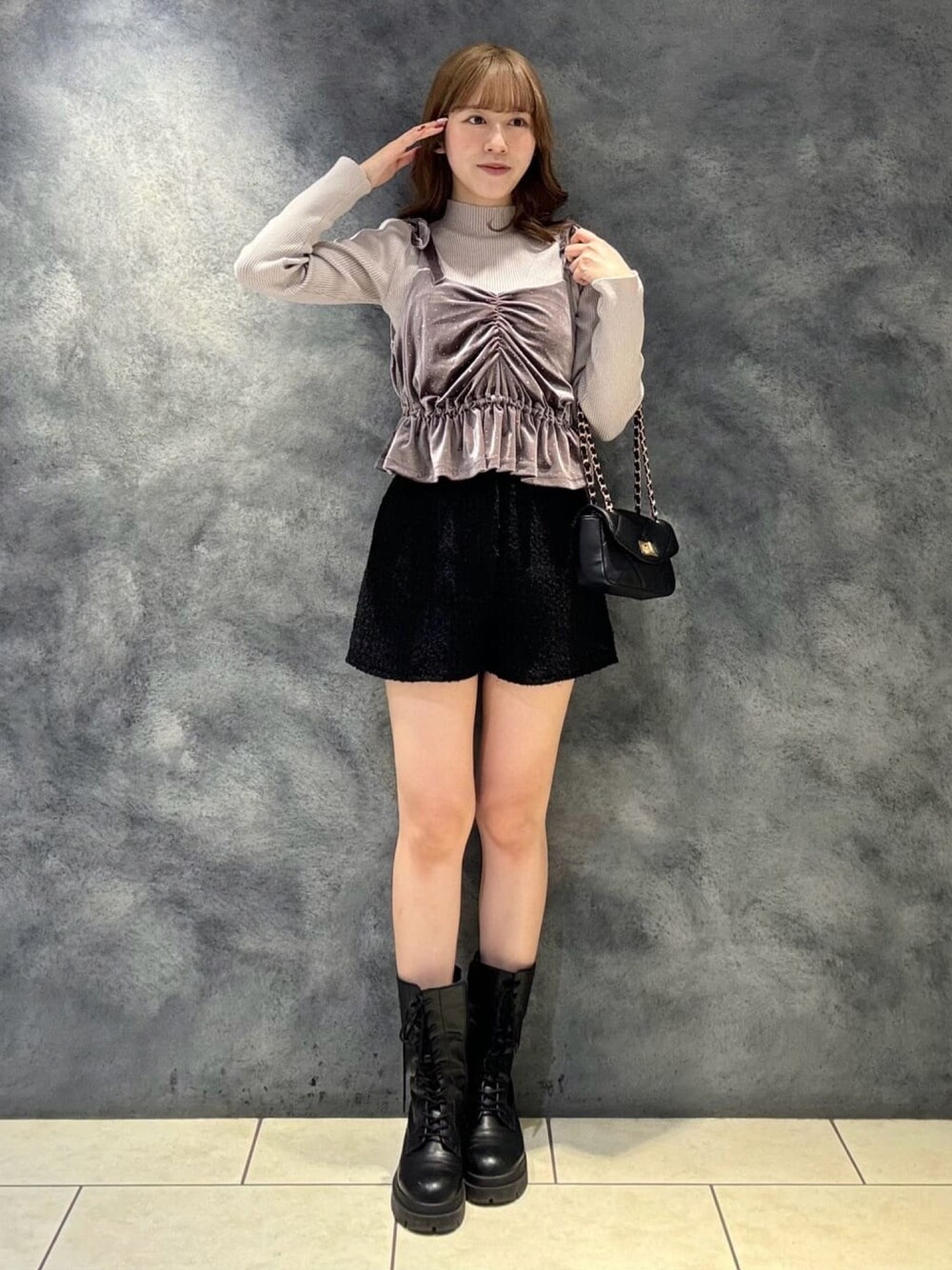 「クリスマスに着たい服、マイベストコーデ2024、冬コーデ、ビスチェコーデ、ベロアトップス、ツイードパンツ、ショートパンツ、キルティングバッグ、お出かけコーデ、デートコーデ、アルシーヴ(archives)、ピンク」｜「archivesのビジューベロアビスチェ×リブニットＳＥＴ（ニット/セーター、ホワイト系）」を使った、archivesさん（レディース・164cm）の冬コーディネートの1枚目の写真