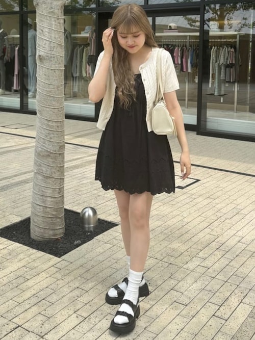 R＆D m.co ecru et pousse ワンピース スカラップ