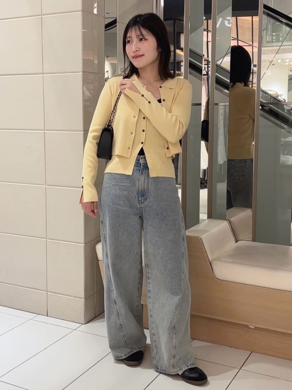「春めき満開コーデ、アルシーヴ(archives)、アルシーヴ、archives、春服コーデ、お花見コーデ、オトナ女子、春服みてみて、カジュアルスタイル、デニム、イエロー、アンサンブル」｜「archivesの麻タッチポロニットアンサンブル（アンサンブル、イエロー系）」を使った、archivesさん（骨格ストレート・レディース・157cm）の春コーディネートの1枚目の写真