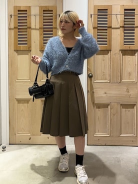「フェザー」｜「アイテム（スカート）」を使った、archivesさん（レディース・157cm）の秋コーディネート