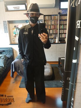 「LARRY SMITH（ラリースミス）のアイテム（バングル/リストバンド）」を使った、RA$H-KOOさん（メンズ・174cm）の秋コーディネート