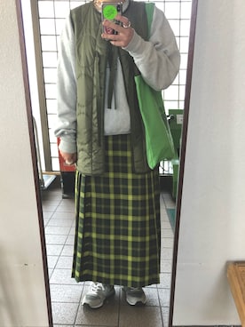 「NEWBALANCE」｜「アイテム（スウェット）」を使った、ナさん（レディース・161cm）の春コーディネート