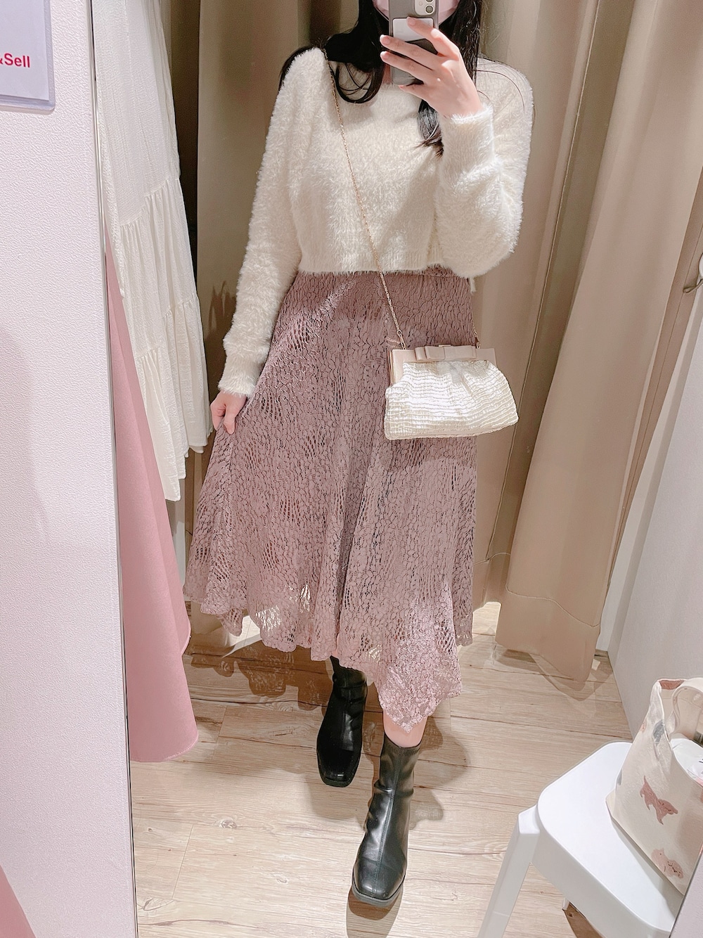「D+atのアイテム（ブーツ、ブラック系）」を使った、六さん（レディース・165cm）の冬コーディネートの1枚目の写真