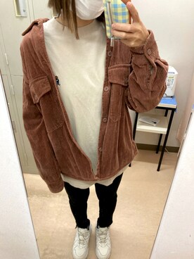 「コーデュロイ」｜「アイテム（PC・スマホグッズ/家電）」を使った、KOMAIさん（レディース・155cm）の秋コーディネート