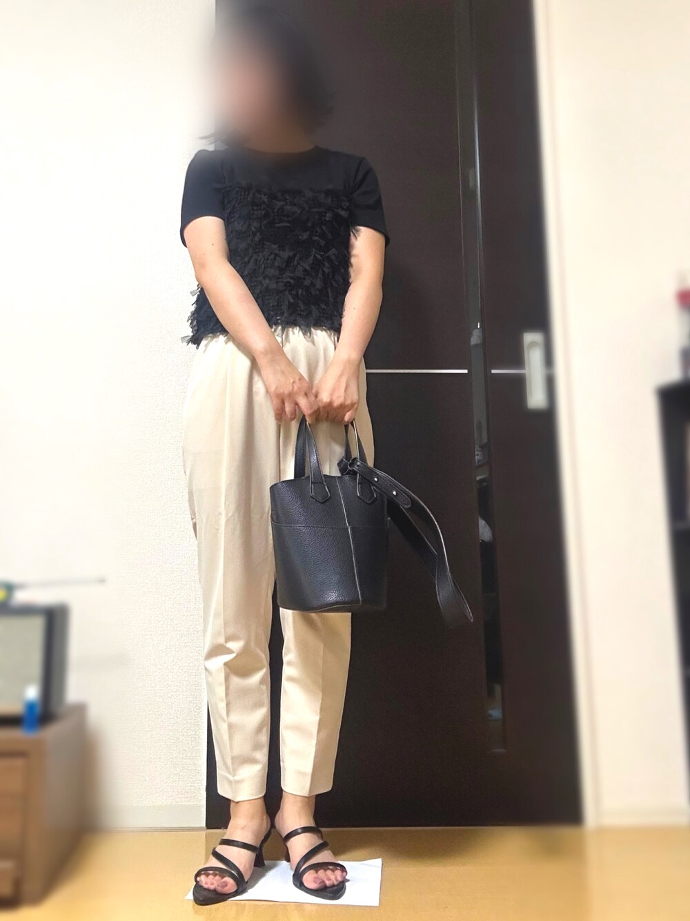 「オトナカワイイ、きれいめコーディネート、しまむら」｜「MAISON BREEZEのシーンやコーデによって変形可能な万能バッグ♪【MAISON BREEZE】ハイクオリティ2WAYバケツショルダーバッグ SCCH26　【自立型】（ショルダーバッグ、ブラック系）」を使った、maaa。さん（レディース・154cm）の夏コーディネートの1枚目の写真