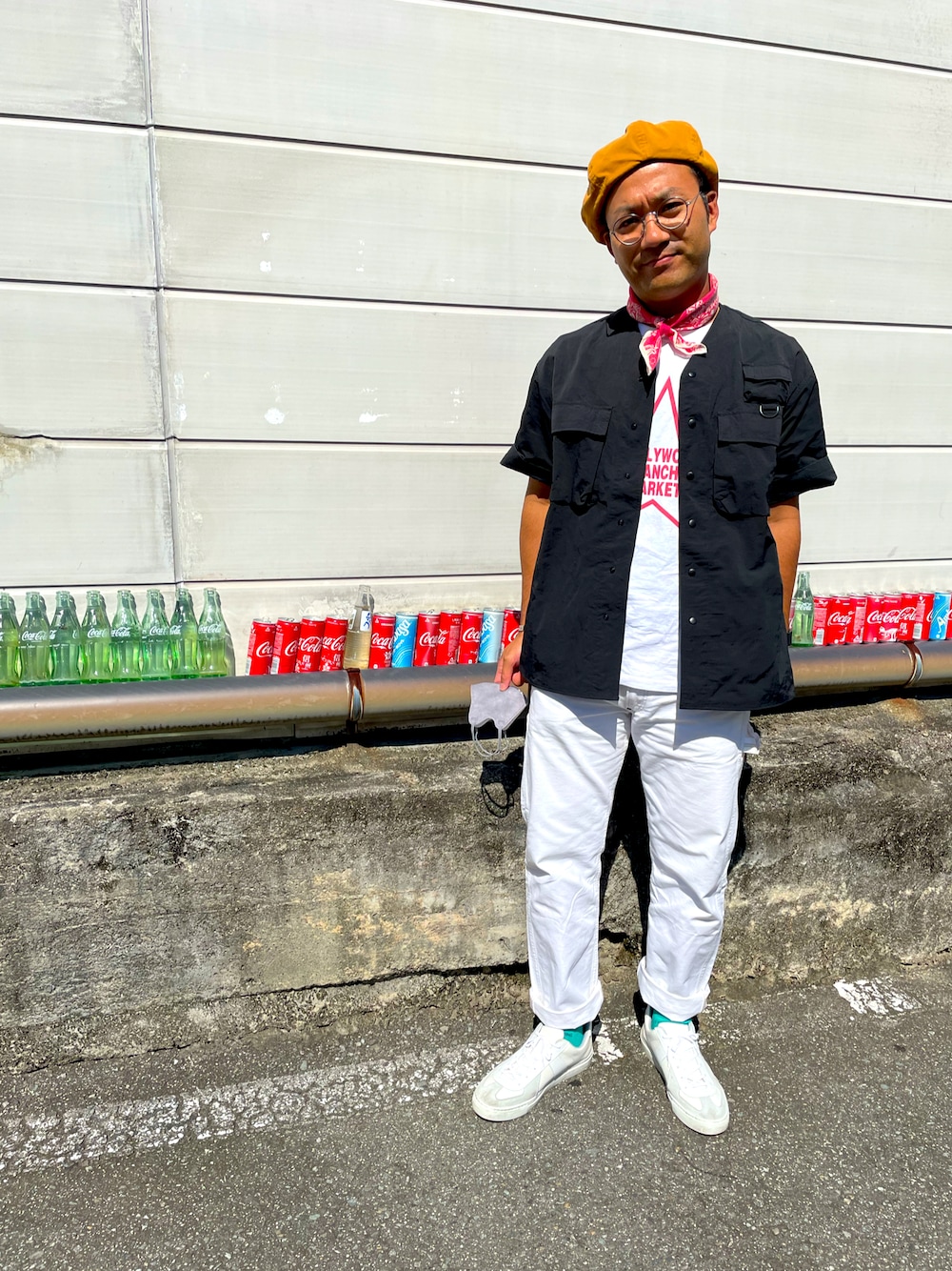 「ベレー帽、休日スタイル、大人コーデ」｜「BLUE BLUEのアイテム（その他パンツ、ホワイト系）」を使った、tetsuさん（メンズ・180cm）の秋コーディネートの1枚目の写真