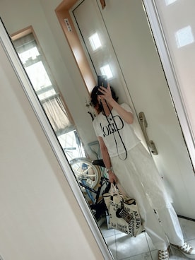 「H&M（エイチ・アンド・エム）のアイテム（Tシャツ/カットソー、ホワイト系）」を使った、sawawaさん（レディース・157cm）の夏コーディネート