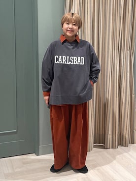 「studio CLIP（スタディオクリップ）のコーデュロイプリントパンツ[プチ・プラスサイズあり]（その他パンツ、オレンジ系）」を使った、しーさんさん（レディース・147cm）の秋コーディネート