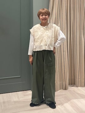 「studio CLIP（スタディオクリップ）のコットン裾フリルパンツ[プチ・プラスサイズあり]（その他パンツ、グリーン系）」を使った、しーさんさん（レディース・147cm）の夏コーディネート