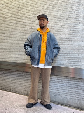 「アイテム（スウェットパンツ、ブラウン系）」を使った、留さん（メンズ・181cm）の秋コーディネート