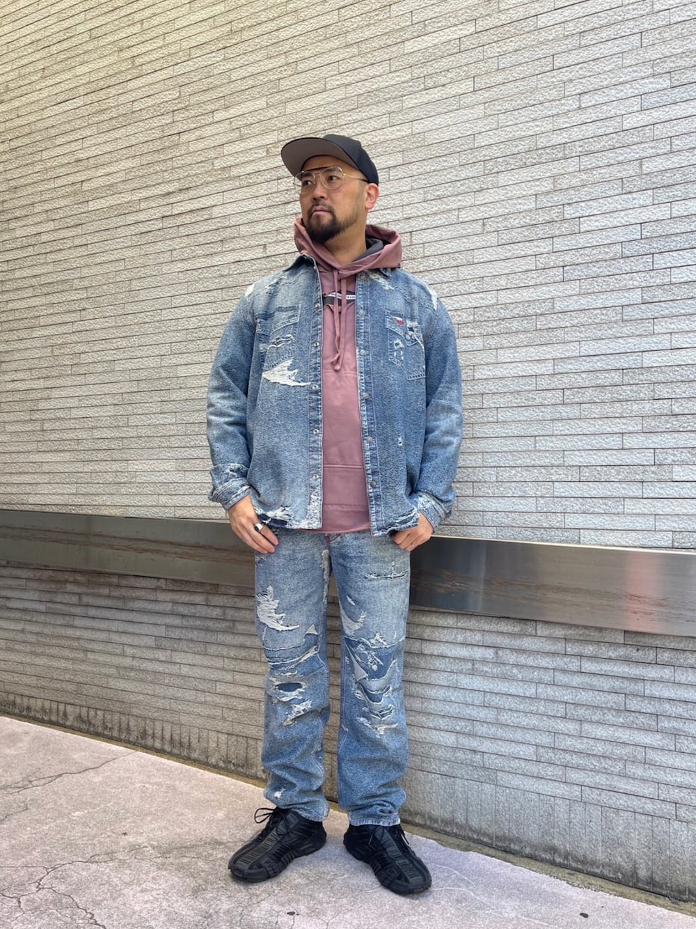 留(DIESEL ACCESSORIES STORE ピオレ姫路店)｜DIESELのスニーカーを使ったコーディネート WEAR