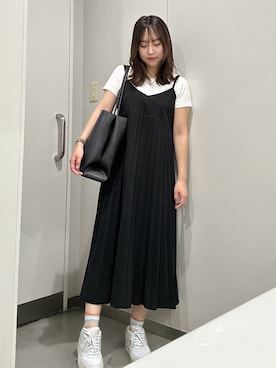 「CHARLES & KEITH（チャールズ & キース）のLeia レイア トートバッグ（トートバッグ、ブラック系）」を使った、E R Uさん（レディース・157cm）の秋コーディネート