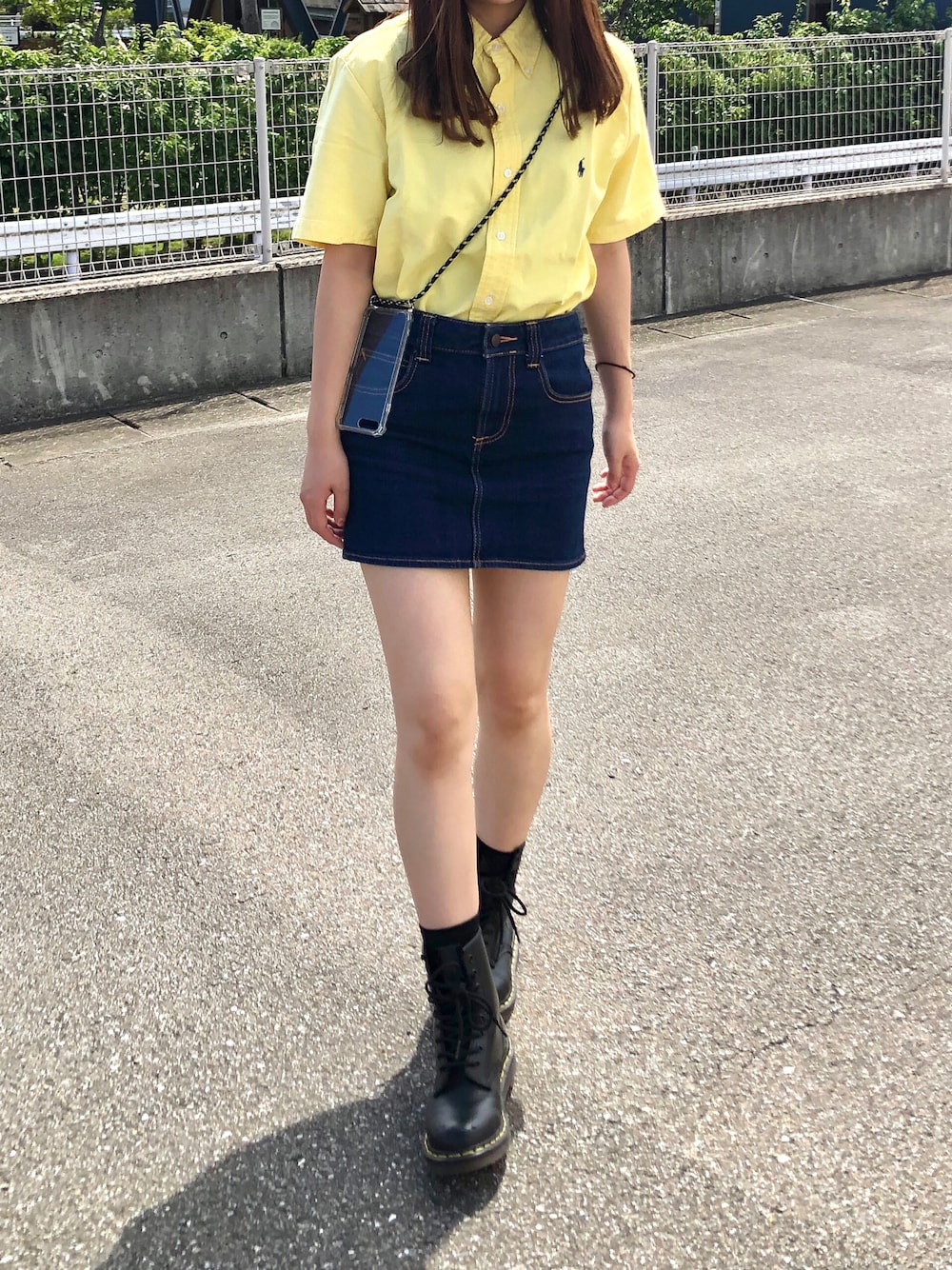 「summer、黄色、イエロー、イエローコーデ、ミニスカート、デニムスカート、ラルフローレン、Ralph Lauren、Dr.Martens、古着、古着コーデ、古着女子、古着MIX、夏コーデ、夏」｜「Dr. MartensのDr.Martens / 1460 8EYEBOOT_mtn（ブーツ、ブラック系）」を使った、エル 🍒さん（レディース・157cm）の夏コーディネートの1枚目の写真