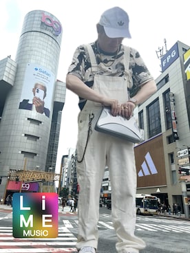 「アイテム（オールインワン・サロペット、ホワイト系）」を使った、LiME🍋‍🟩@作曲とファッションさん（メンズ・164cm）の秋コーディネート