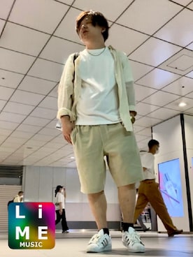 「UNIQLO U」｜LiME(松尾 頼武)作曲家さん（メンズ・164cm）の夏コーディネート