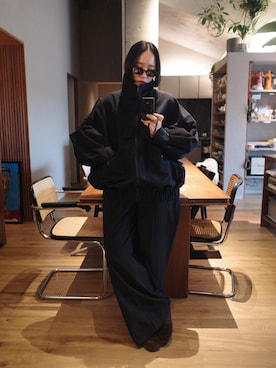 「RIM.ARK（リムアーク）のW-zip stand collar JK ダブル ジップ スタンド カラー ジャケット（ナイロンジャケット、ブラック系）」を使った、sakurako_kusanoさん（レディース・167cm）の春コーディネート