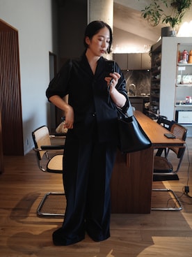 「RIM.ARK（リムアーク）のMA-1 sleeve SH エムエーワン スリーブ シャツ（シャツ/ブラウス、ブラック系）」を使った、sakurako_kusanoさん（レディース・167cm）の春コーディネート