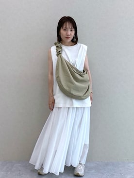 「アパートバイローリーズ」｜「アイテム（スニーカー）」を使った、kahoさん（レディース・156cm）の夏コーディネート