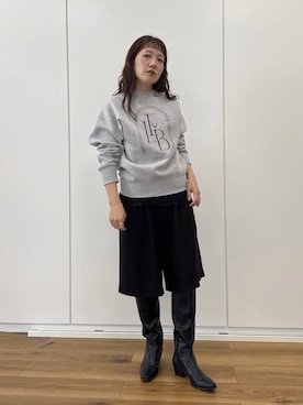 「A part by（アパートバイ）の【LA FINE BOUCHEコラボ】ロゴショートスウェット（スウェット、グレー系）」を使った、kahoさん（レディース・156cm）の秋コーディネート