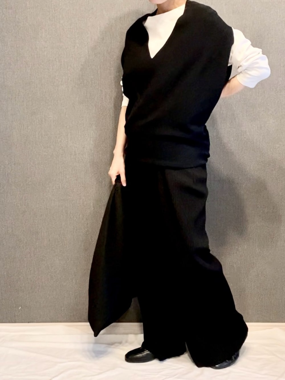 IENA（イエナ）の「コットンストレッチ コクーンVネックプル