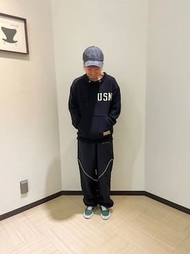 「AVIREX（アヴィレックス）のアイテム（スウェット）」を使った、Risaさん（レディース・163cm）の冬コーディネート