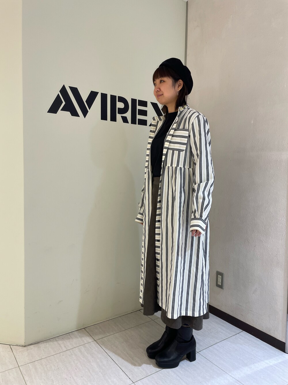 「カジュアル、AVIREX、ootd、シンプルコーデ、春コーデ、シャツスタイル、カジュアルコーデ、AVIREXBelle、相互フォロー、ファッションの力を信じよう」｜「AVIREXの《直営店限定》DOLLARS DESIGN LONG SLLEVE T-SHIT / ダラーズ デザイン 長袖 Tシャツ / AVIREX / アヴィレックス（Tシャツ/カットソー、ブラック系）」を使った、Risaさん（レディース・163cm）の冬コーディネートの1枚目の写真