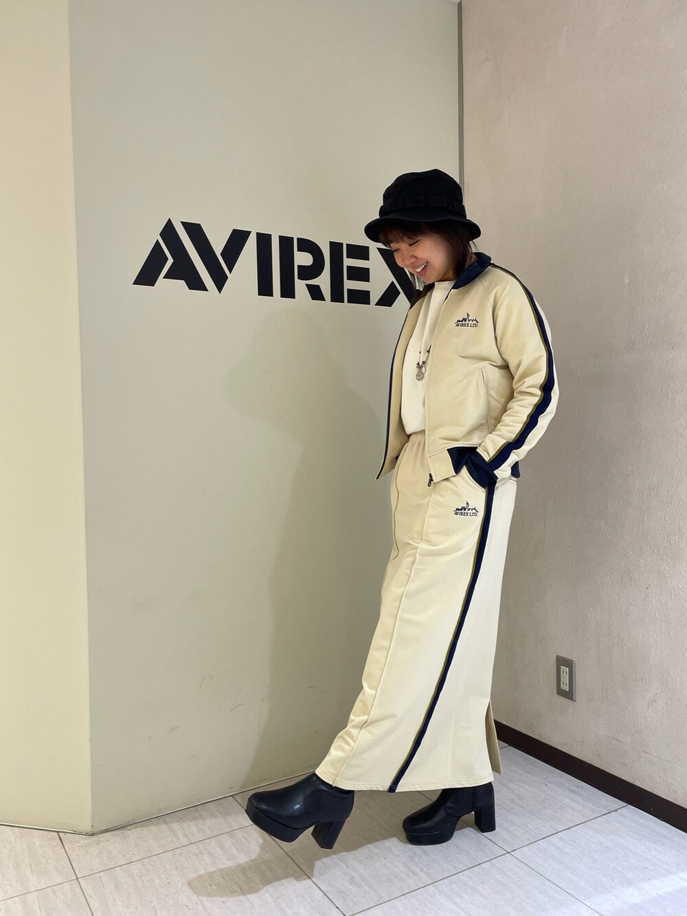 「カジュアル、AVIREX、お出かけコーデ、ootd、シンプルスタイル、オトナカジュアル、ブーツスタイル、AVIREXBelle、相互フォロー、ファッションの力を信じよう」｜「AVIREXの《直営店限定》JUNGLE HAT / ジャングル ハット / AVIREX / アヴィレックス（ハット、ブラック系）」を使った、Risaさん（レディース・163cm）の冬コーディネートの1枚目の写真