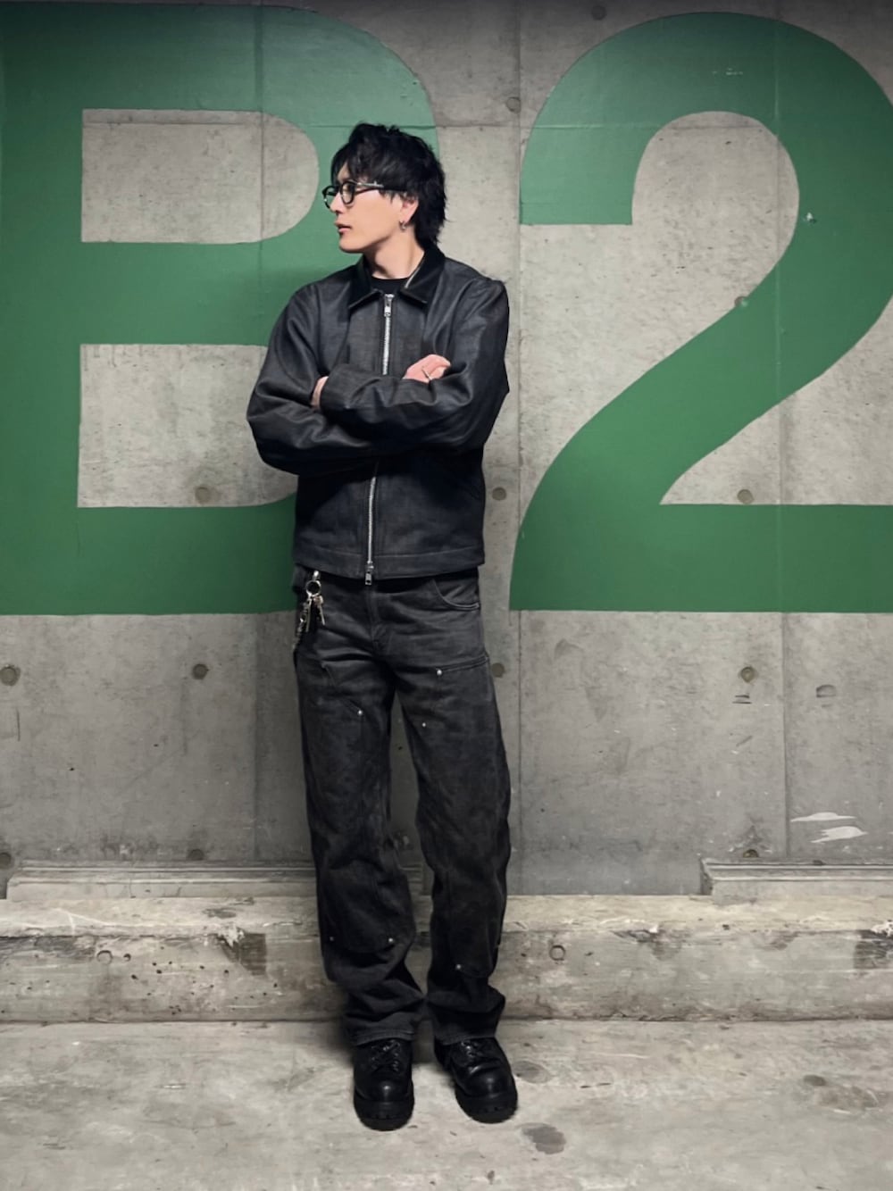 「セットアップ、デニムシャツ、春めき満開コーデ、geeks、デニム、ストリート、アメカジ、ストリートカジュアル、Danner、ブーツ、デニムコーデ、デニムオンデニム、ブラックコーデ、休日コーデ、メンズファッション」｜「geeksのアイテム（ジャケット/アウター、ブラック系）」を使った、KNTさん（メンズ・270cm）の春コーディネートの1枚目の写真