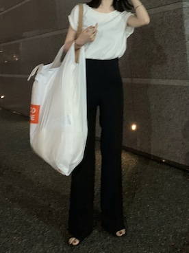 「H&M（エイチ・アンド・エム）のアイテム（スラックス、ブラック系）」を使った、.さん（レディース・159cm）の秋コーディネート