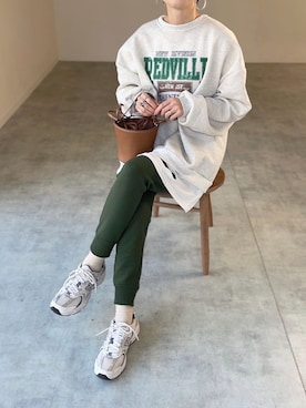 「DEVICE（デバイス）のアイテム（スウェット）」を使った、mikiteeさん（レディース・166cm）の冬コーディネート