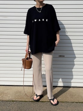 「バックロゴ」｜「アイテム（パンツ）」を使った、mikiteeさん（レディース・166cm）の春コーディネート