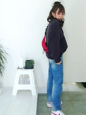 「アイテム（ボディバッグ/ウエストポーチ、レッド系）」を使った、nさん（レディース・158cm）の春コーディネート