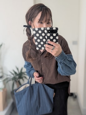 「KBF（ケイビーエフ）のデニムスリーブリメイクシャツ（シャツ/ブラウス、ブラウン系）」を使った、nさん（レディース・157cm）の冬コーディネート