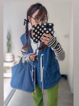 「niko and...（ニコアンド）のC-1風デニムベスト（ベスト、ブルー系）」を使った、nさん（レディース・157cm）の春コーディネート