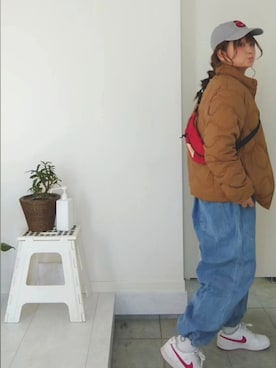 「アイテム（ボディバッグ/ウエストポーチ、レッド系）」を使った、nさん（レディース・158cm）の冬コーディネート