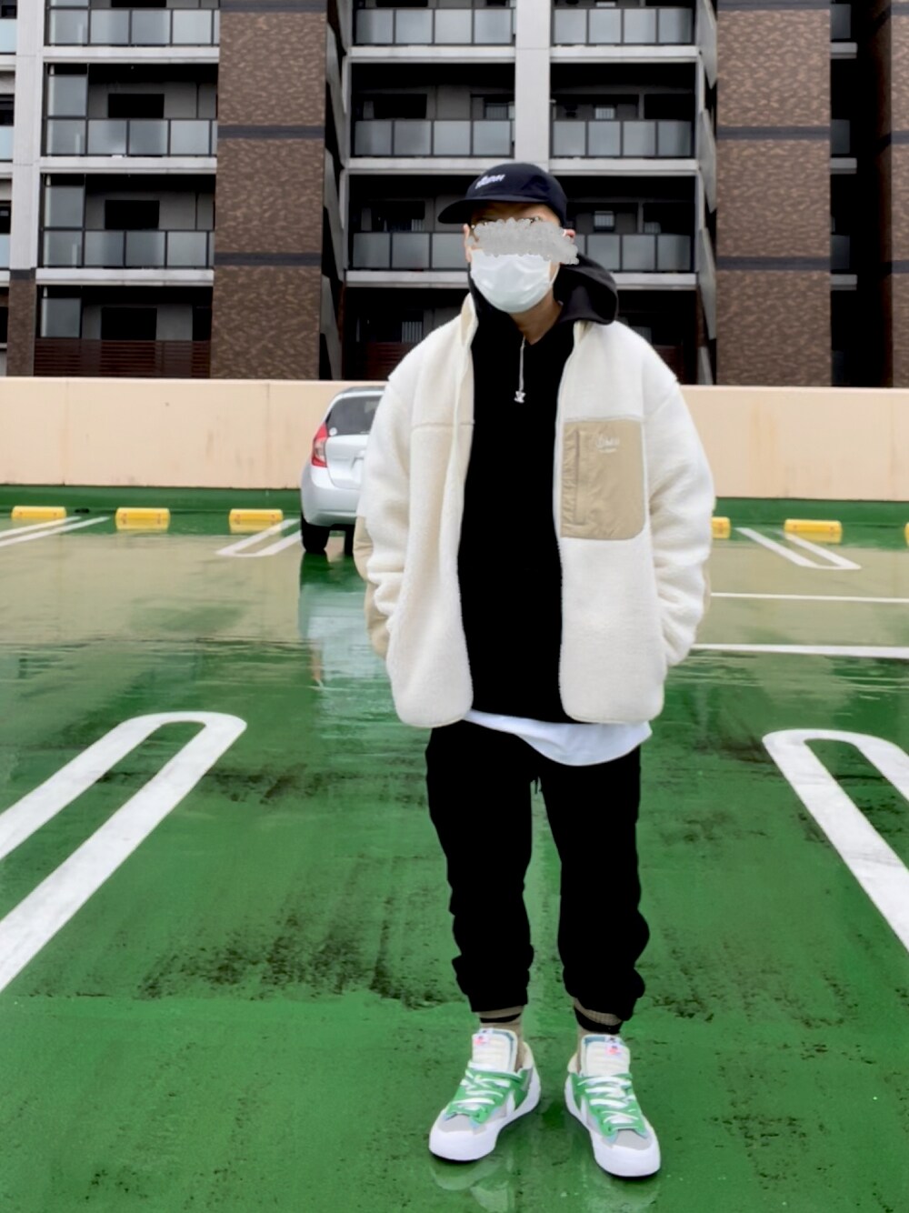 「休日スタイル、カジュアル、大人カジュアル、キャップ、オーバーサイズ、フリース、もこもこ、スニーカー、ootd、ストリート、ソックス、サカイ、GU、冬コーデ、パーカー」｜「GUのアイテム（その他アウター、ホワイト系）」を使った、☆m(@s@)shi★さん（メンズ・168cm）の冬コーディネートの1枚目の写真