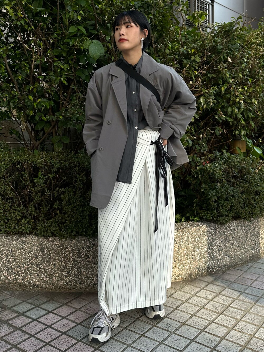 「outfit、outfitoftheday、skirt、STYLE、New Balance、台灣」｜「NO.11のアイテム（スカート、ホワイト系）」を使った、KellyLeeさん（レディース・166cm）の春コーディネートの1枚目の写真