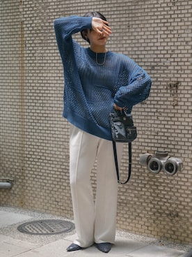 「CHARLES & KEITH（チャールズ & キース）のアイテム（スリッポン）」を使った、KellyLeeさん（レディース・166cm）の春コーディネート