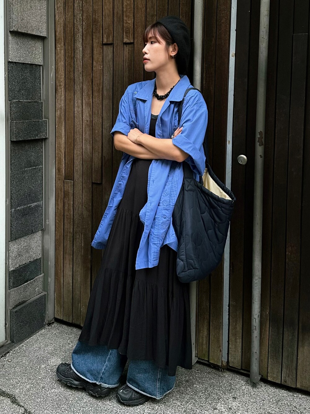 「NEW BALANCEのNew Balance ニューバランス ML703BC(D) TRIPLE BK(BC)（スニーカー、ブラック系）」を使った、KellyLeeさん（レディース・166cm）の秋コーディネートの1枚目の写真