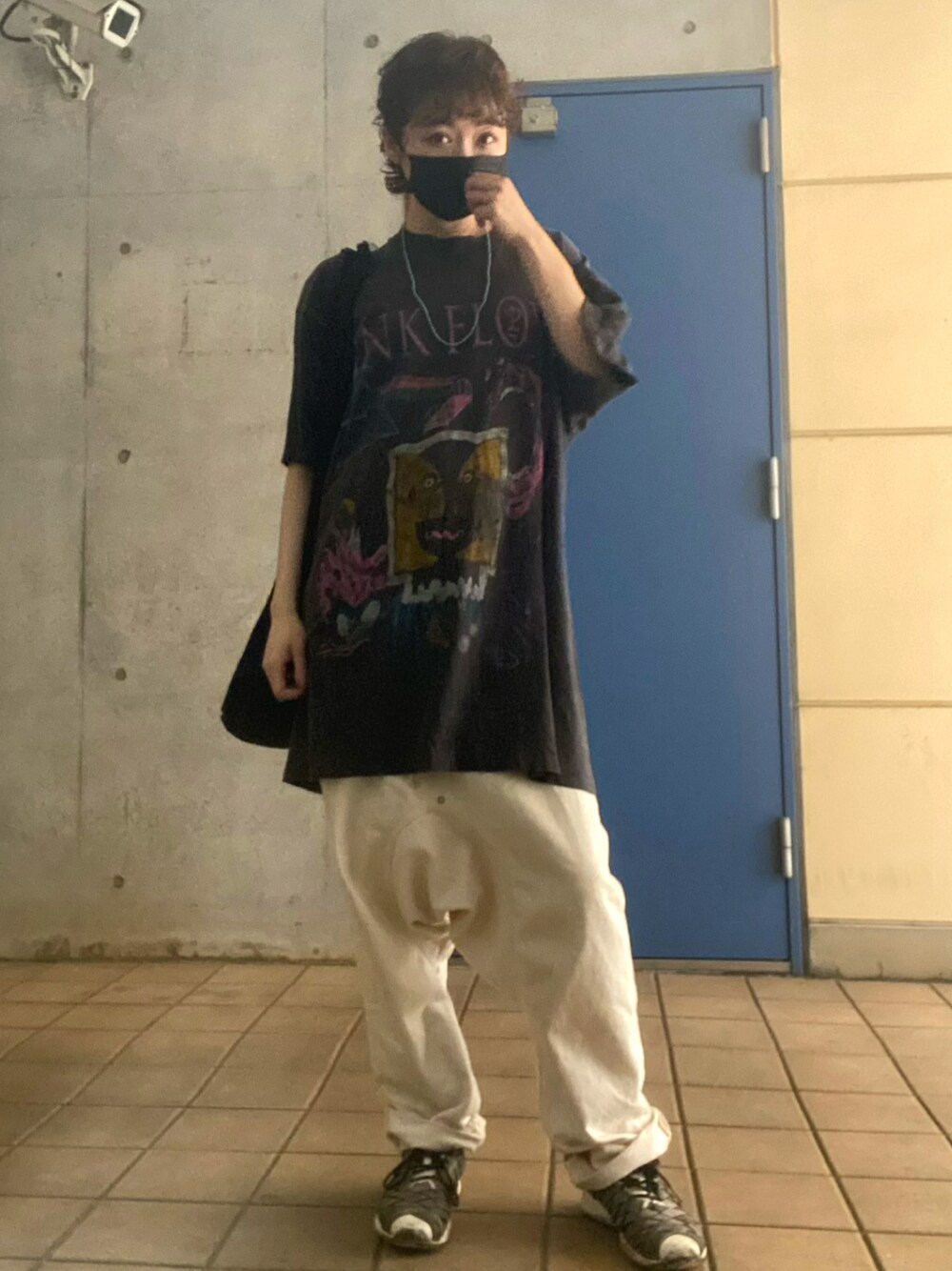 「COOLなこのコが仲間入り、休日スタイル、ビッグT、Pink Floyd、古着、ganryu、NIKE、サルエルパンツ、サルエルデニム」｜「Pink Floydのアイテム（Tシャツ/カットソー、グレー系）」を使った、ちばゆきさん（レディース・158cm）の夏コーディネートの1枚目の写真