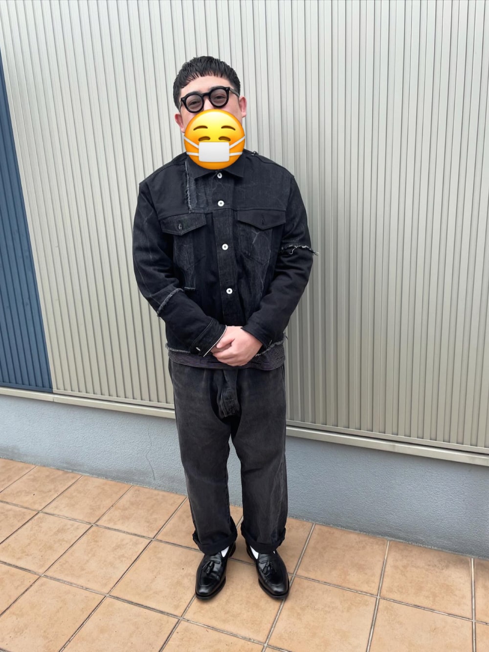 「Levi'sのアイテム（デニムパンツ、ブラック系）」を使った、hideyasusatouさん（メンズ・168cm）の夏コーディネートの1枚目の写真