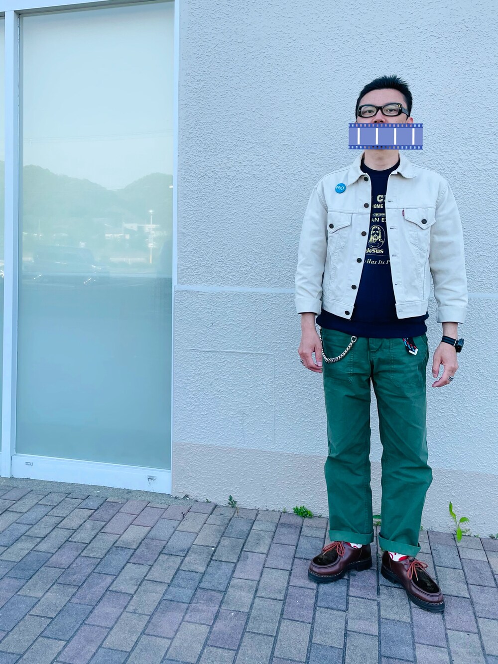 「カジュアルコーデ、おしゃれさんと繋がりたい、休日スタイル、はるコーデ、オトナカジュアル、いいね、save、フォローお願いします🤑、メガネ男子、スウェット、vintage、古着、春コーデ、春」｜「CHROME HEARTSの90's made in italy（メガネ、ブラック系）」を使った、matsuさん（メンズ・174cm）の春コーディネートの1枚目の写真