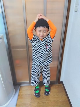 「アイテム（シャツ/ブラウス、ブラック系）」を使った、sさん（キッズ・100cm）の秋コーディネート