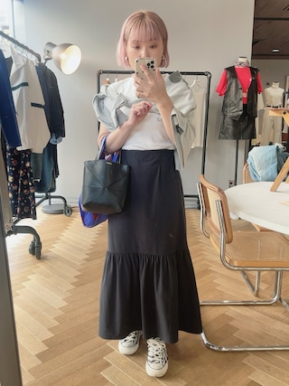 【コーデのアクセントに】 LOEWE ショルダーバッグ グリーン アボカドグリーンのカラーバッグとファッション | TikTok