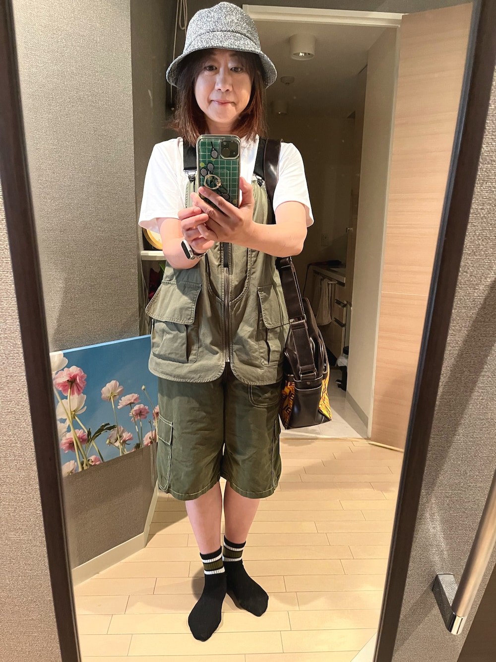 「みんなの白Tフェス、半ズボン、おでかけコーデ、夏コーデ、大人コーデ、元気コーデ、探検隊みたい」｜「MELANGEのアイテム（ハット、シルバー系）」を使った、ピヨーコさん（レディース・159cm）の夏コーディネートの1枚目の写真