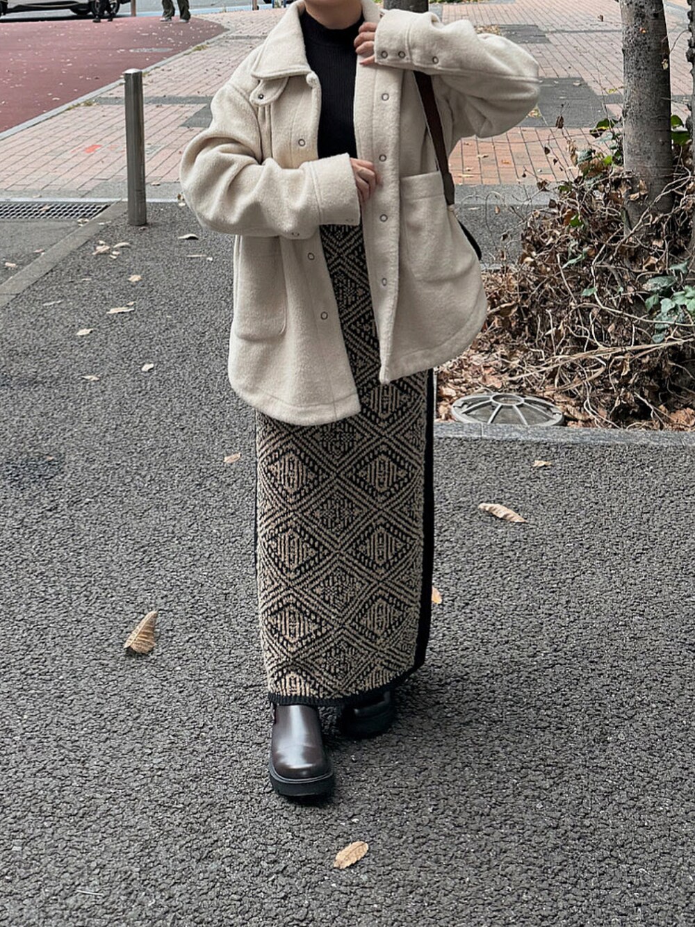 lawgy（ラウジー）の「collar arrange midi outer（その他