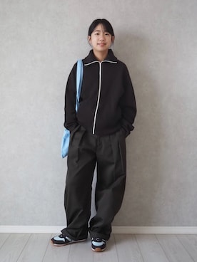 「アイテム（スニーカー）」を使った、teiccoさん（キッズ・156cm・10代）の春コーディネート