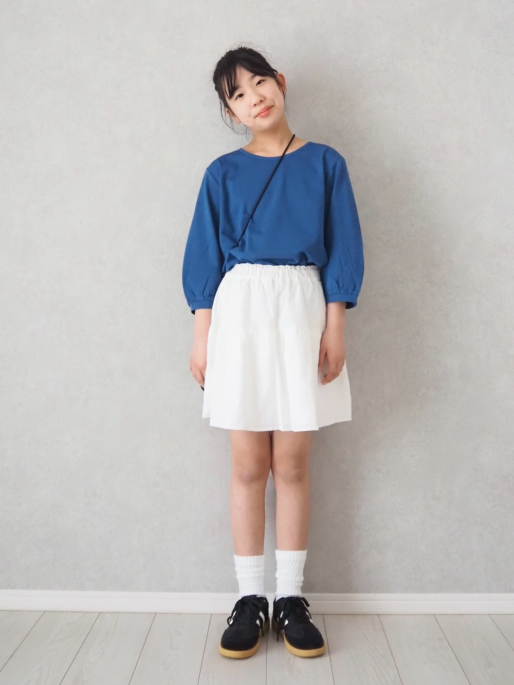「春コーデ」｜「ikkaの【親子おそろい】梨地裾レイヤー5分袖プルオーバー（120~160cm）（Tシャツ/カットソー、ブルー系）」を使った、teiccoさん（キッズ・152cm）の春コーディネートの1枚目の写真